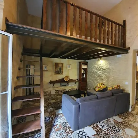 Apartamento Coqueto Dupex En El Casco Antiguo De Triana